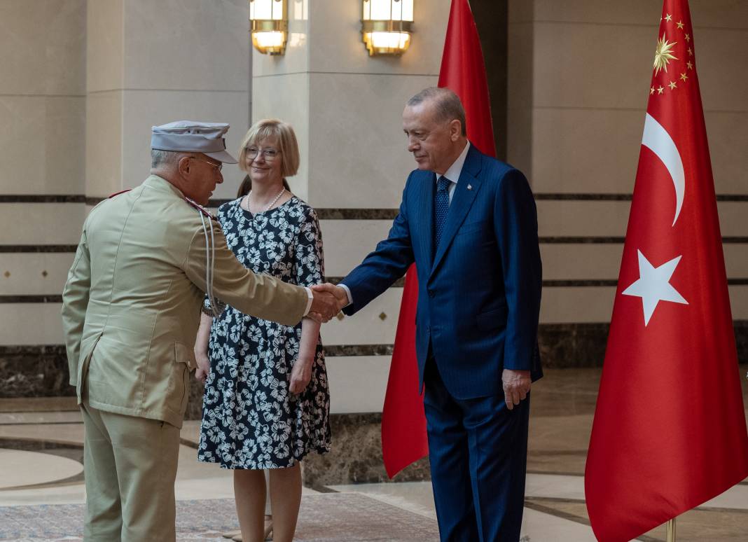 Büyükelçilerden Cumhurbaşkanı Erdoğan'a güven mektubu 17